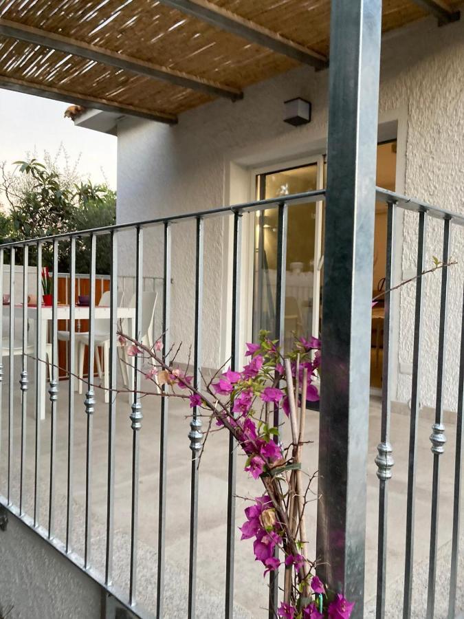 דירות אולביה Casa Charme מראה חיצוני תמונה